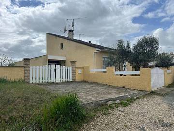 Gîte pour 6 personnes, avec vue et terrasse à Langon