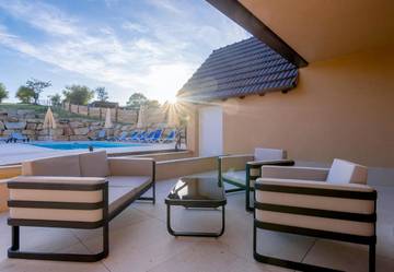 Hôtel pour 6 personnes, avec vue ainsi que piscine et jardin à Cleebourg