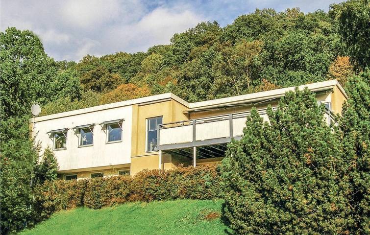 Ferienhaus für 6 Personen, mit Whirlpool und Garten sowie Terrasse - 1