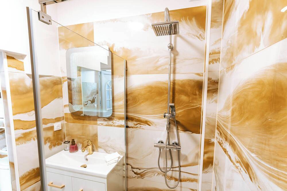 Raissa luxury suite near Bordeaux and A10 heated pool, garden, ideal for couples in Saint-Gervais (Gironde), Blaye region