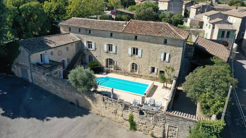 Maison de vacances pour 18 personnes, avec Balcon et Terrasse ainsi que Jardin et Piscine