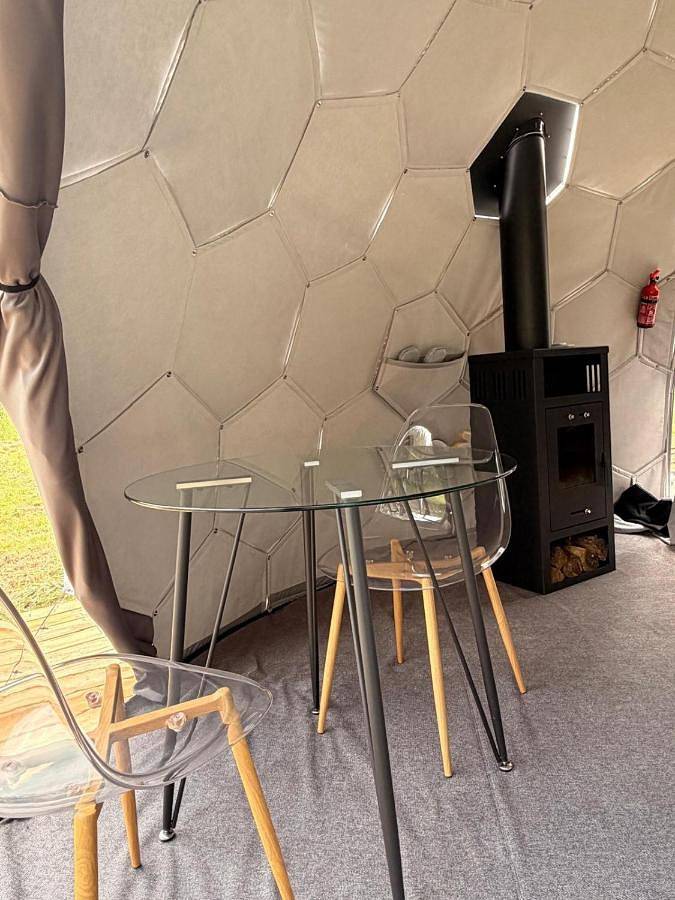 Gîte pour 2 personnes, avec Jacuzzi et Terrasse ainsi que Jardin et Vue à Cavignac - 2