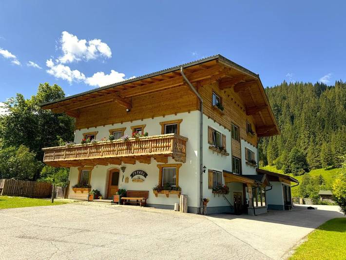 Ferienhaus für 4 Personen, mit Balkon und Terrasse sowie Garten und Sauna in Forstau