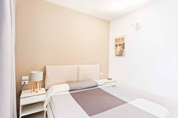 Appartamento intero, GuestHost - Bright Apt w/ Private Parking & Patio in Catania, Catania e dintorni