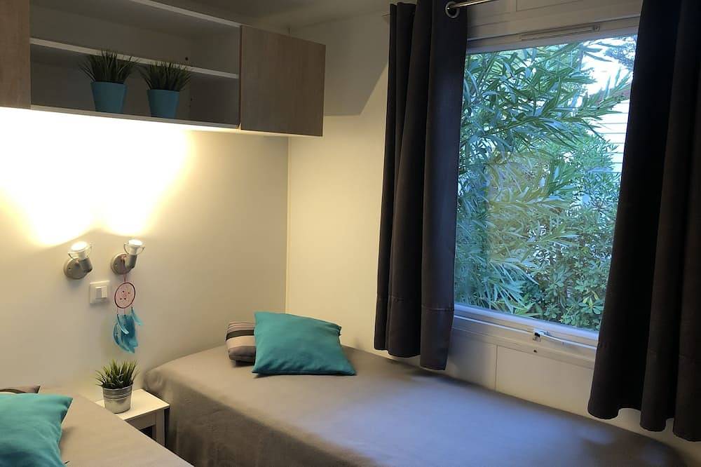Mobile Home 150 m Pampelonne Beach -Saint Tropez- Toison d'Or 5 stars in Pampelonne, Ramatuelle
