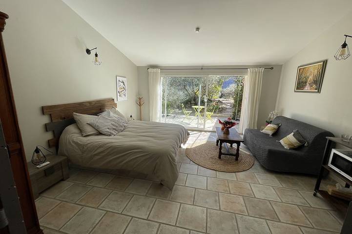Location de vacances pour 2 personnes, avec jardin ainsi que piscine et terrasse à Oraison - 2