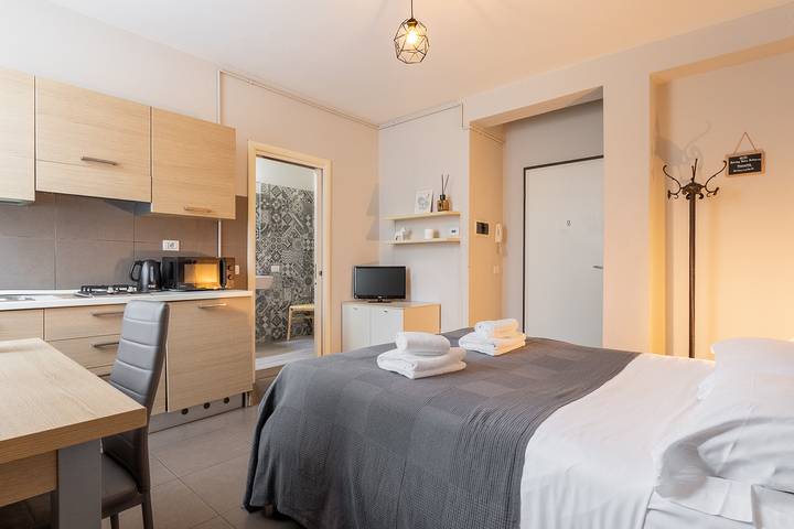 Ganzes Studio, Desenzano Suites - Artemisia by Wonderful Italy in Desenzano del Garda, Gardasee-Berge