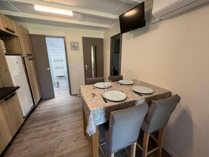Parc de vacances pour 4 personnes, avec vue et bassin pour enfant ainsi que jardin et piscine, adapté aux familles dans les Landes - 3