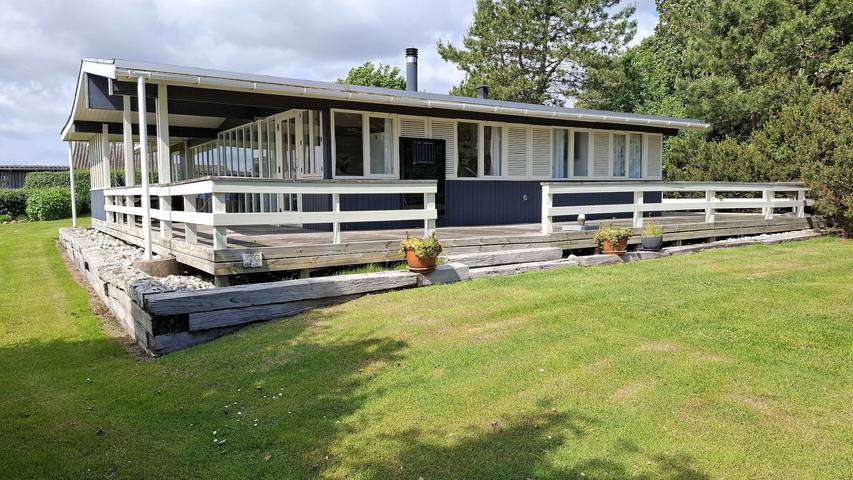 Ferienhaus für 6 Personen, mit Seeblick und Garten sowie Terrasse und Ausblick