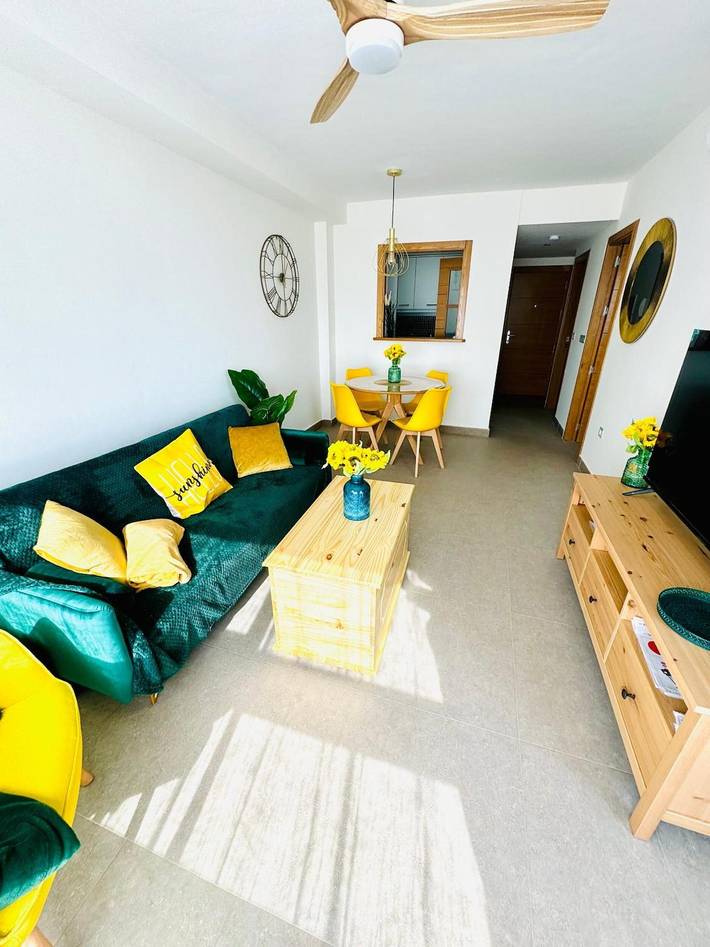 Apartamento para 3 personas, con Balcón y Jacuzzi además de Jardín y Piscina para niños en La Manga