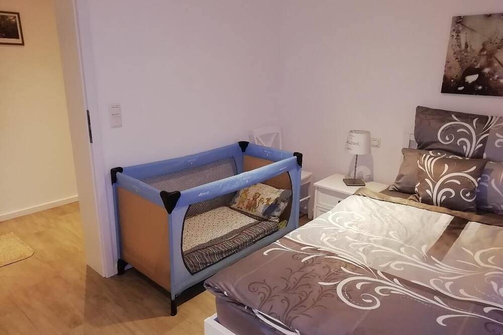 Ganze Wohnung, 65qm große barrierefreie Ferienwohnung mit Fußbodenheizung und Garten für 2 Personen plus Kind in Michelau in Oberfranken, Oberes Maintal - Coburger Land