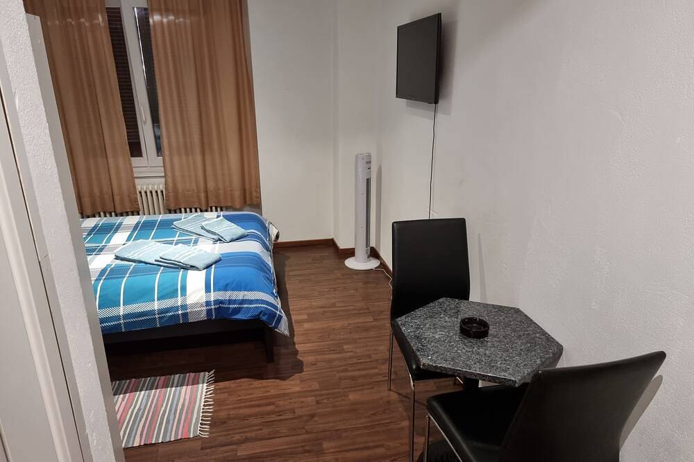 Doppelzimmer mit Klimaanlage – Del Ponte Break in Minusio, Tessiner Alpen