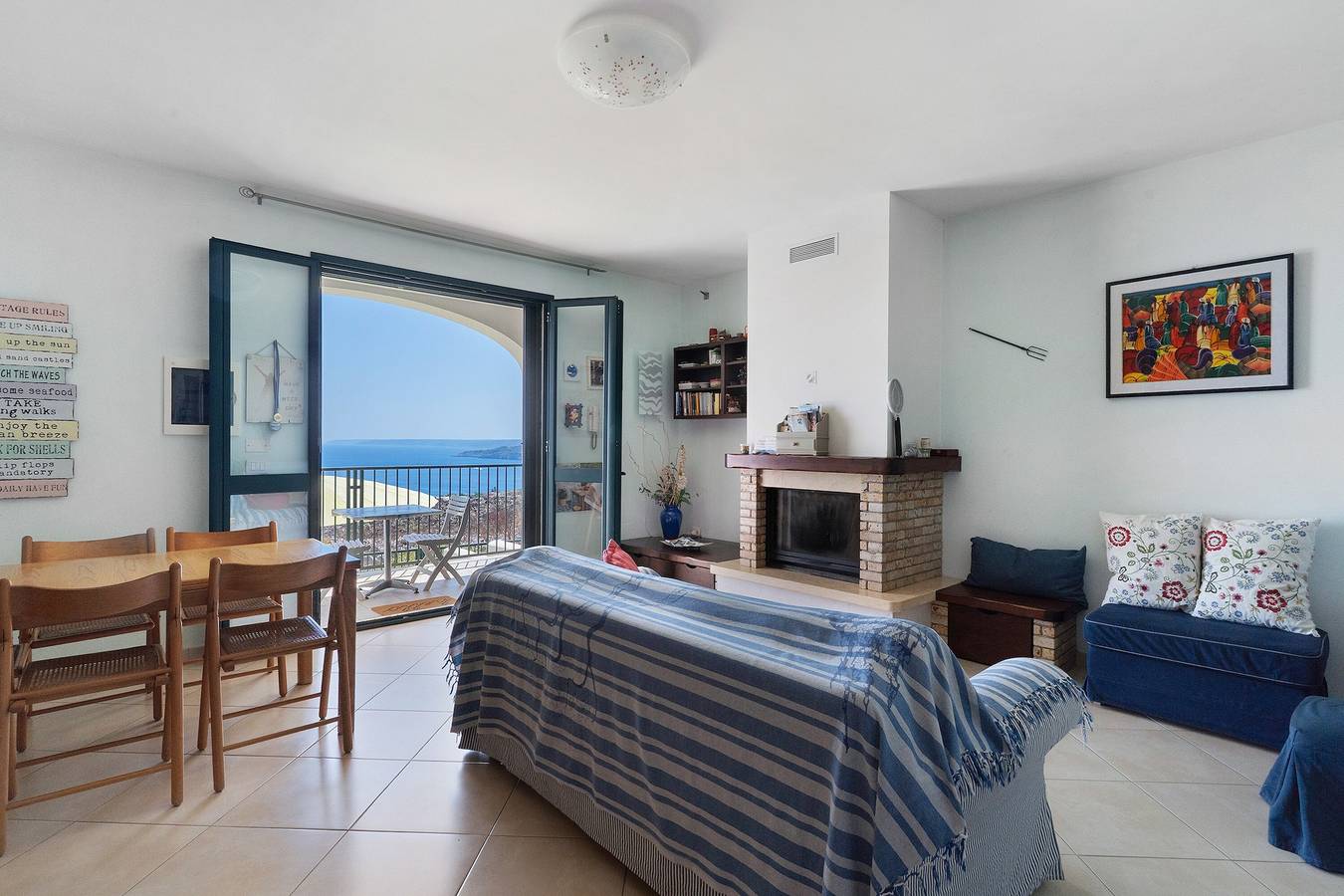 Appartamento intero, Appartamento 'Dolce Vita' con vista mare, Wi-Fi e aria condizionata in Santa Cesarea Terme, Provincia di Lecce