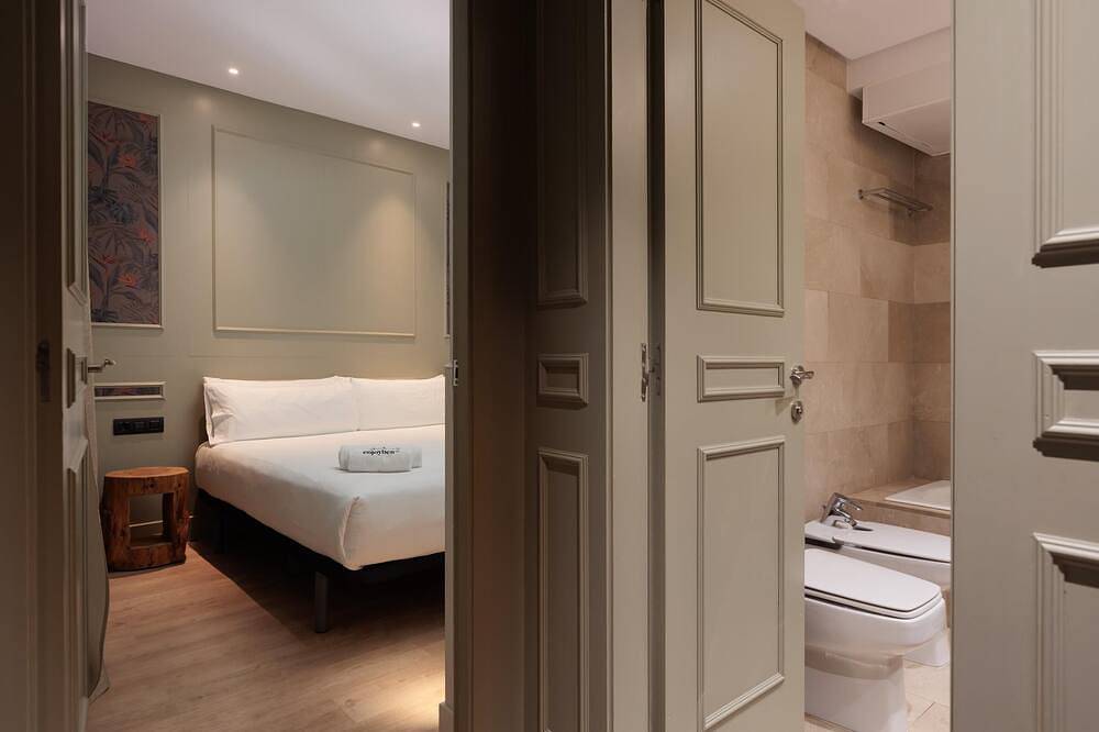 Entire apartment, Exclusive area with views of Casa Batlló in Mequinenza, Saragossa Province