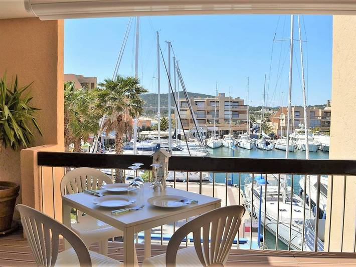 Location de vacances pour 6 personnes, avec Terrasse et Piscine à Bormes-les-Mimosas