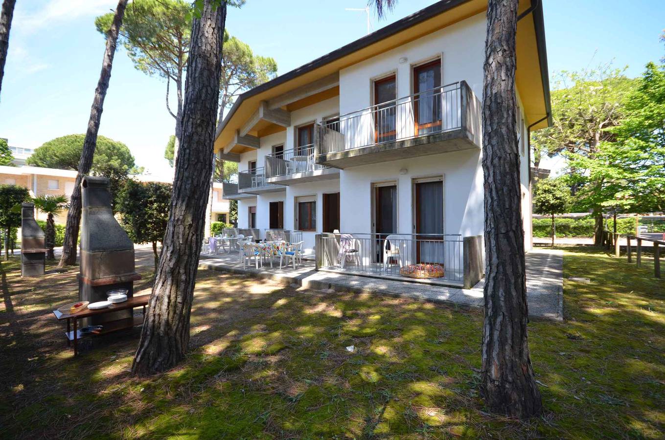 Geheel vakantieappartement, Vakantiewoning met balkon en airconditioning  in Bibione, Provincie Venetië