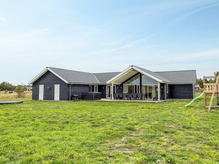 Ferienhaus für 22 Personen, mit Terrasse und Pool sowie Sauna in Bratten