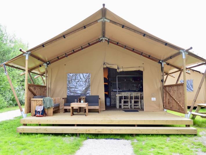 Zelt für 8 Personen, mit Terrasse in Westland