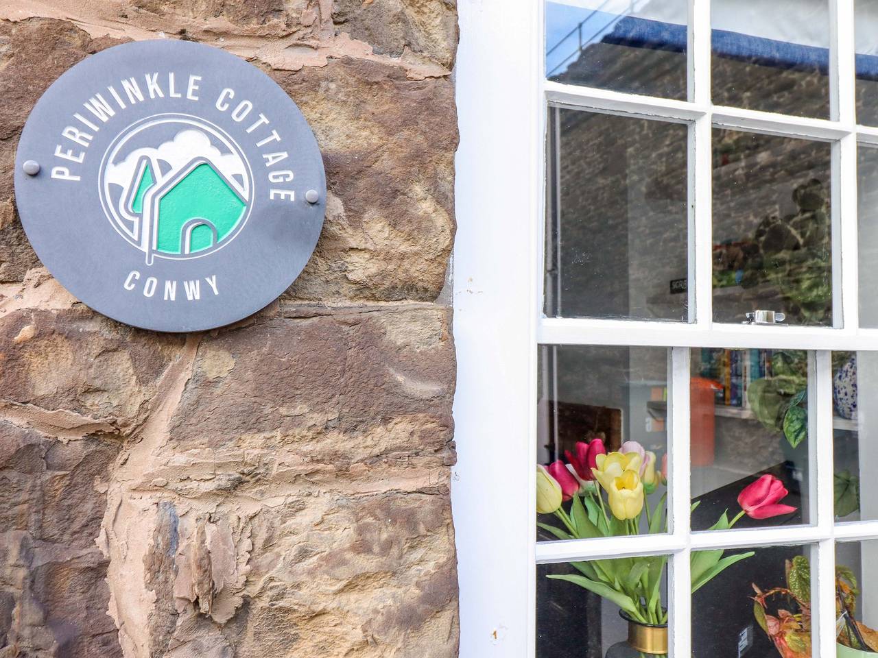 Periwinkle Cottage in Conwy, Conwy region