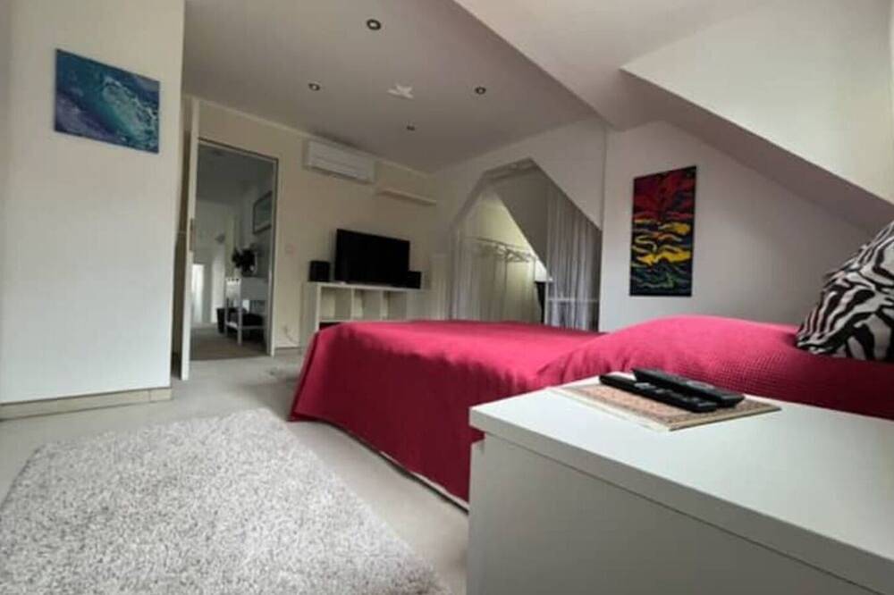 Ganze Wohnung, Zentrale Wohnung im Grünen! in Steglitz Berlin, Berlin