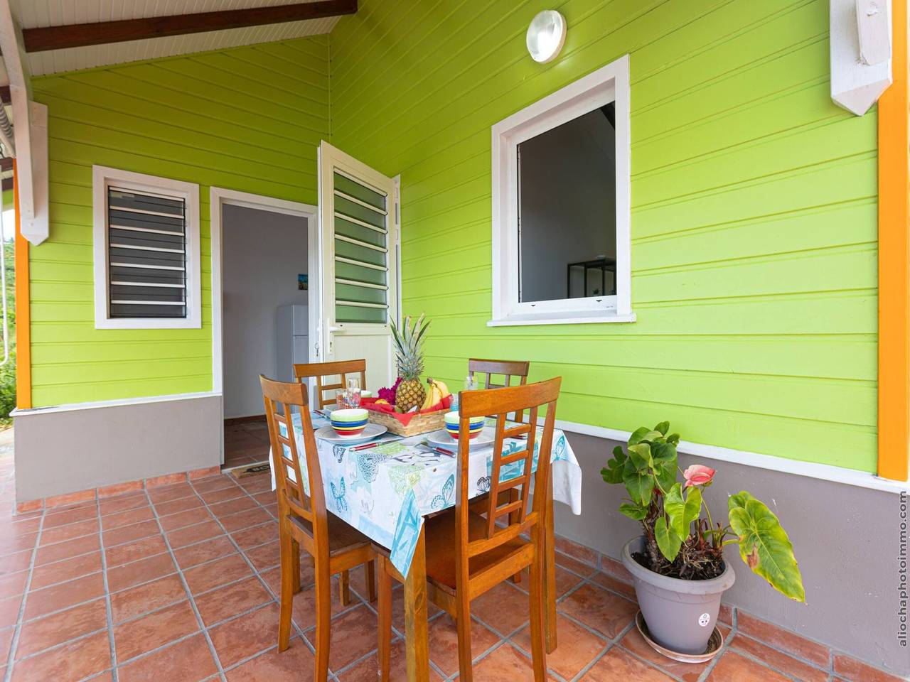 Retraite écologique en bungalow pour deux in Sainte-Marie, Martinique