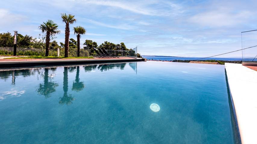 Villa für 10 Personen, mit Garten und Whirlpool sowie Sauna und Terrasse auf Rab - 4