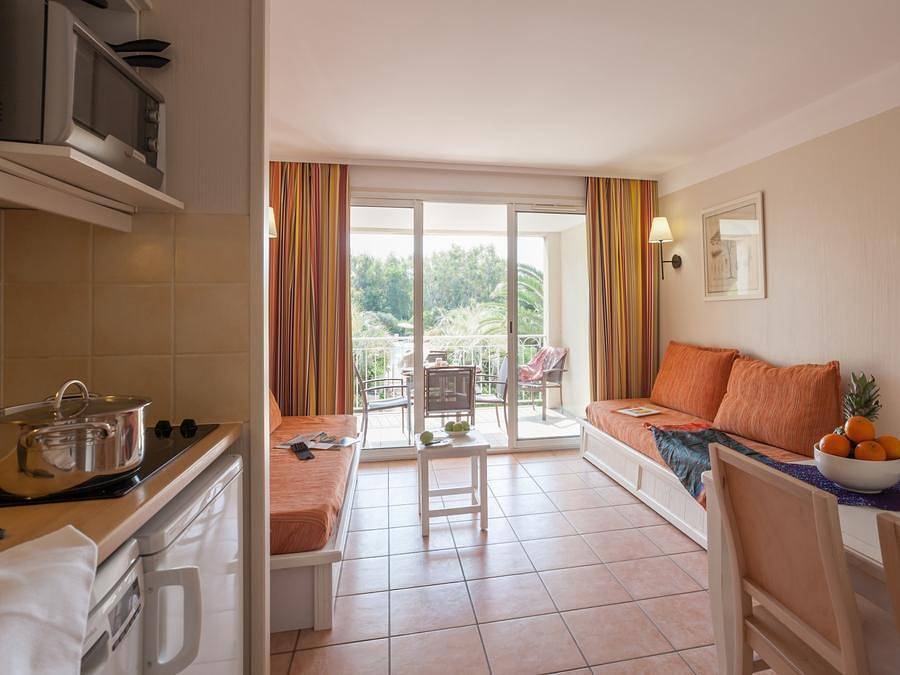 Pierre & Vacances Résidence Le Hameau de la Pinède - Piso 5 personas - - 1 dormitorio - Terraza o balcón - Vistas a la piscina - Aire acondicionado in Hyeres, Parque nacional Port-Cros