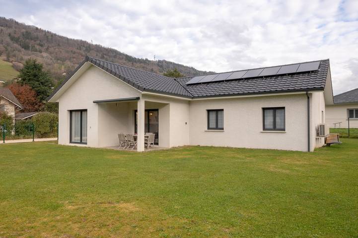 Location de vacances pour 8 personnes, avec Jardin dans Laissaud