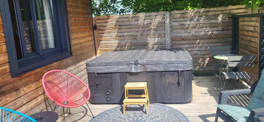 Maison de vacances pour 2 personnes, avec Jacuzzi et Terrasse ainsi que Jardin et Sauna à La Fresnais