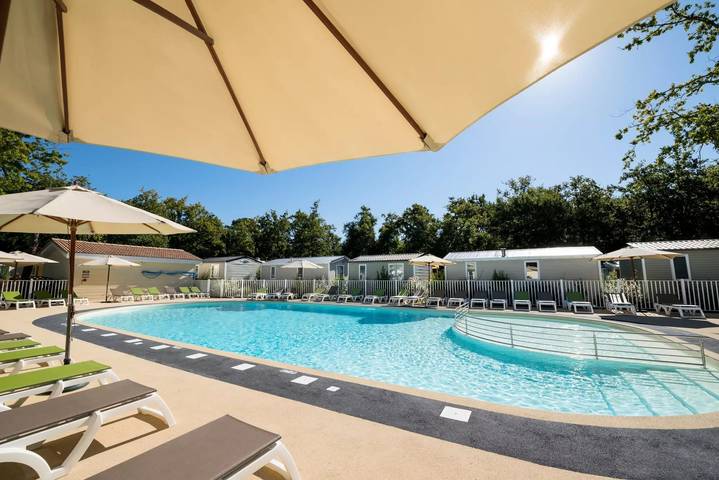 Camping pour 2 personnes, avec Terrasse et Piscine
