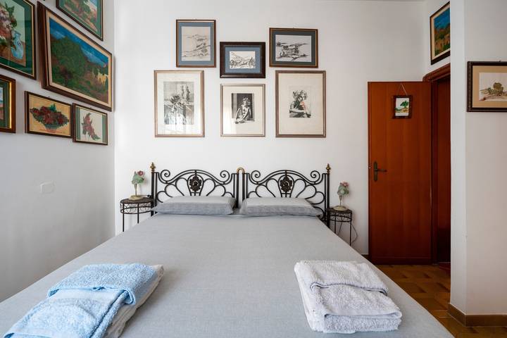 Bed and Breakfast 'La Camera Delle Ragazze' with Shared Pool, Wi-Fi, and Air Conditioning in Polignano a Mare, Bari Province