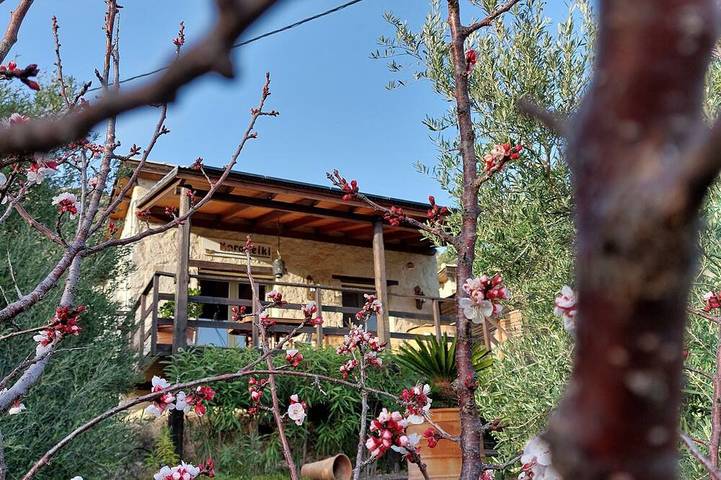 Gîte pour 2 personnes, avec Jacuzzi ainsi que Terrasse et Jardin