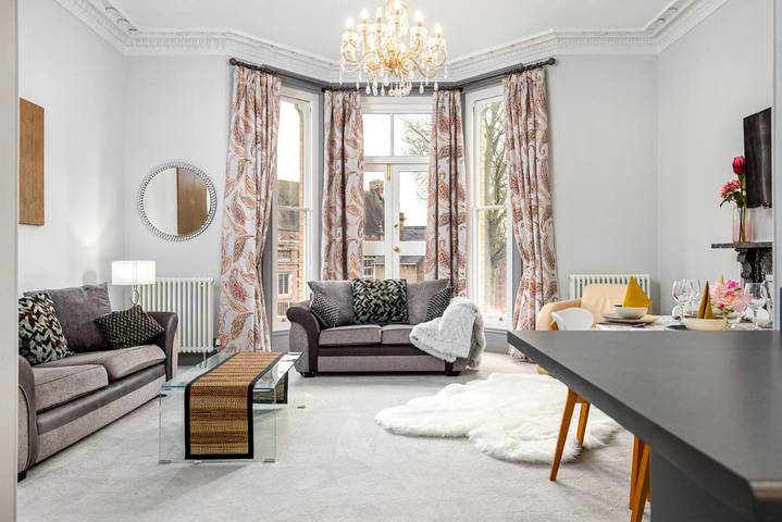 Apartment for 4 people, with Terrace and View in Lincoln