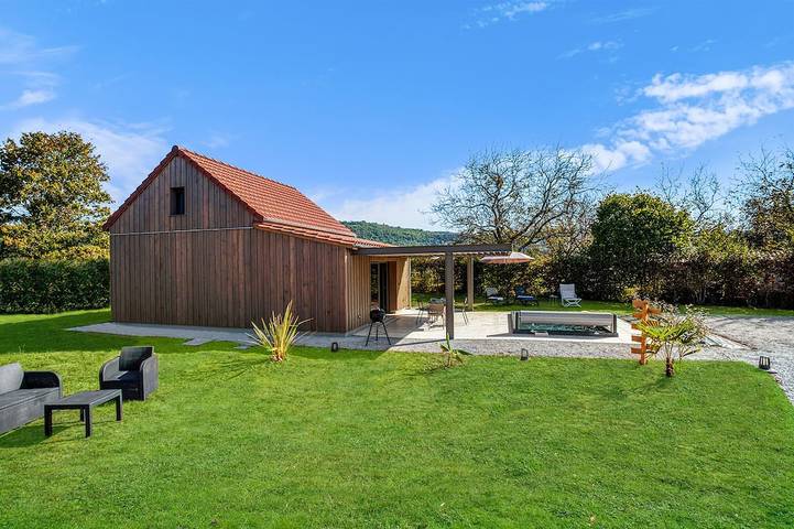 Casa de vacaciones para 4 personas, con jardín además de jacuzzi y terraza - 1