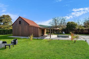 Location de vacances pour 4 personnes, avec terrasse ainsi que jardin et jacuzzi à Domme