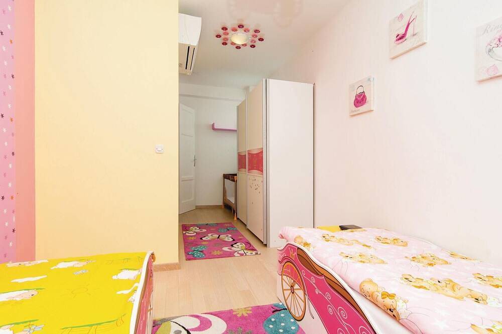 Entire apartment, Cozy apartment in Split with Wifi in Split, Split-Dalmatia