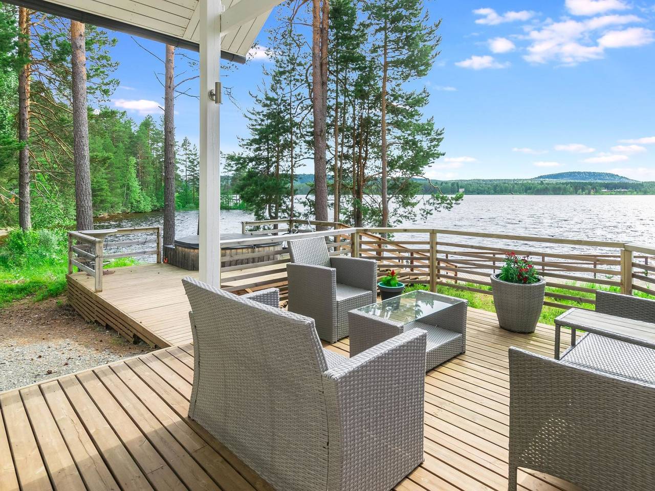 Levähdys in Ahveninen, Pielinen