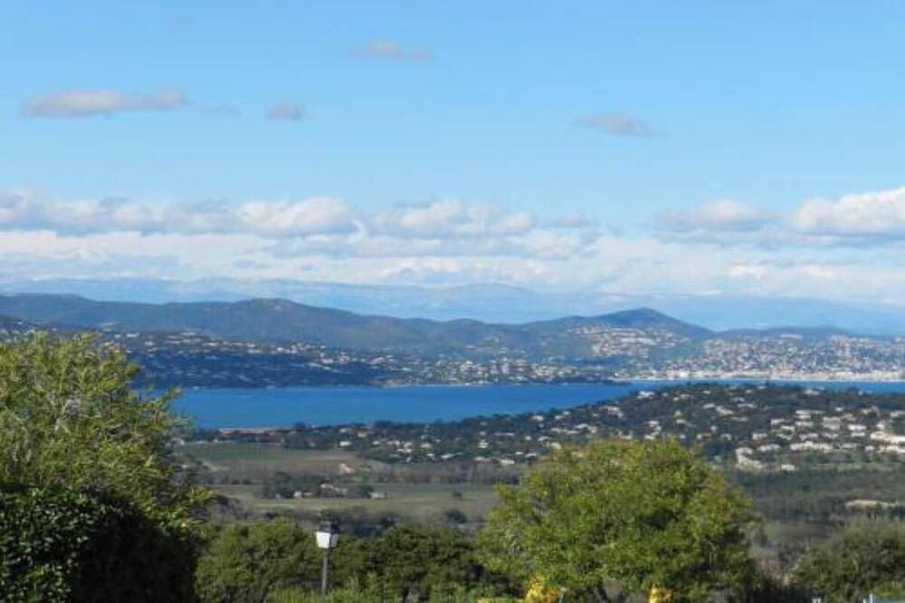 200M2 Wood Luxury Villa With Spectacular Views & Pool Near Aix-En-Provence in Ventabren, Region de Aix-en-Provence