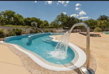 Gîte pour 6 personnes, avec jardin ainsi que jacuzzi et piscine à Gallargues-le-Montueux
