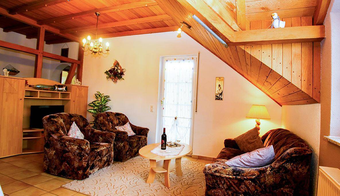 Ganze Ferienwohnung, 5-Bett-Ferienwohnung Dusche/Wc mit Balkon in Habscheid, Eifelkreis Bitburg-Prüm
