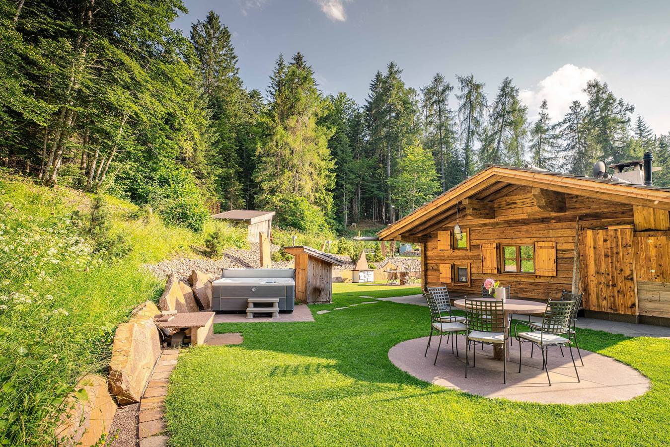 La Mendola Alm-Chalet in Trentino/South Tyrol with Mountain View, Sauna, Garden & Wi-Fi in Cavareno, Val di Non