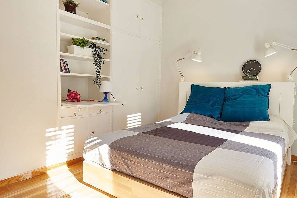 Entire apartment, Spacious elegant 3 bedroom apartment in the heart of Athens in Central Section of Athens, Athens