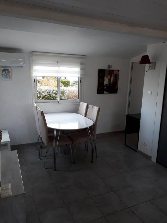 Gîte pour 4 personnes, avec piscine ainsi que terrasse et jardin dans l' Aude - 3