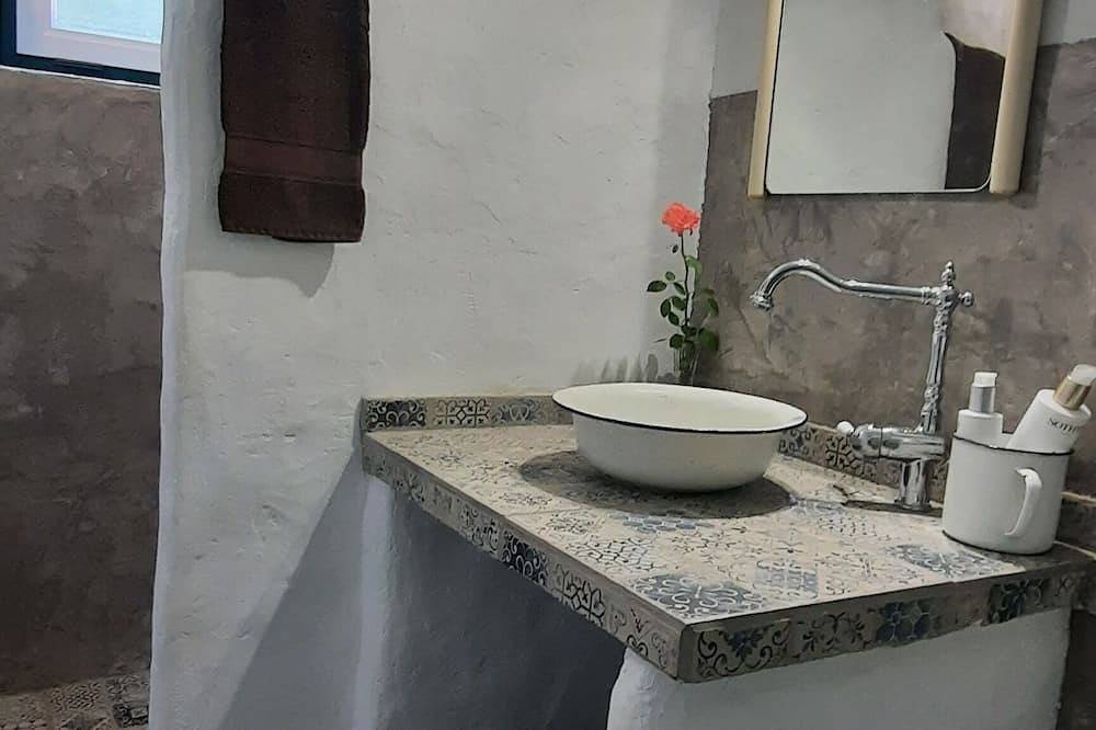 Comfort and Serenity in a Typical Alentejo House. in Monte da Pedra, Portalegre Distrikt