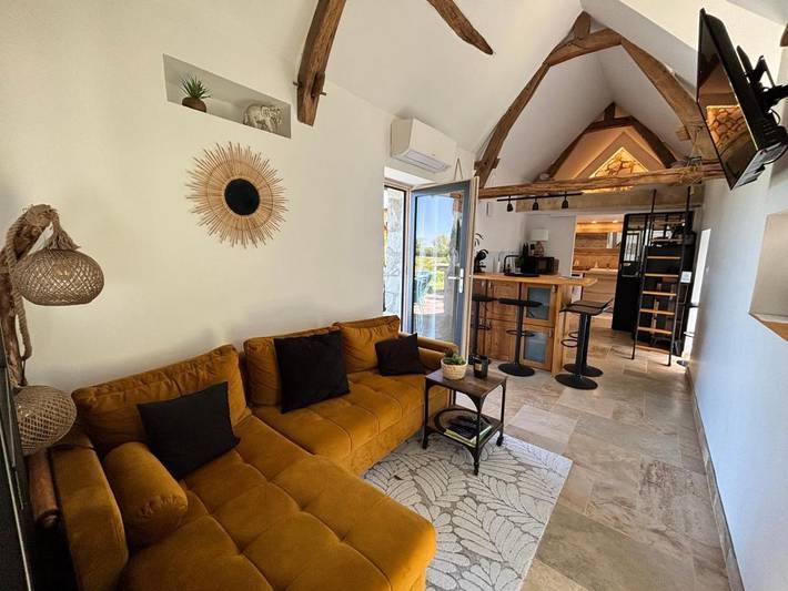 Gîte pour 4 personnes, avec vue ainsi que terrasse et jardin, animaux acceptés à Neuillé