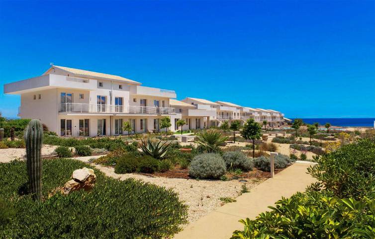 Ganze Ferienwohnung, Meerblick-Apartment mit Pool, Parkplatz, Terrasse 300m von Spiaggia Calafarina in Marzamemi, Pachino