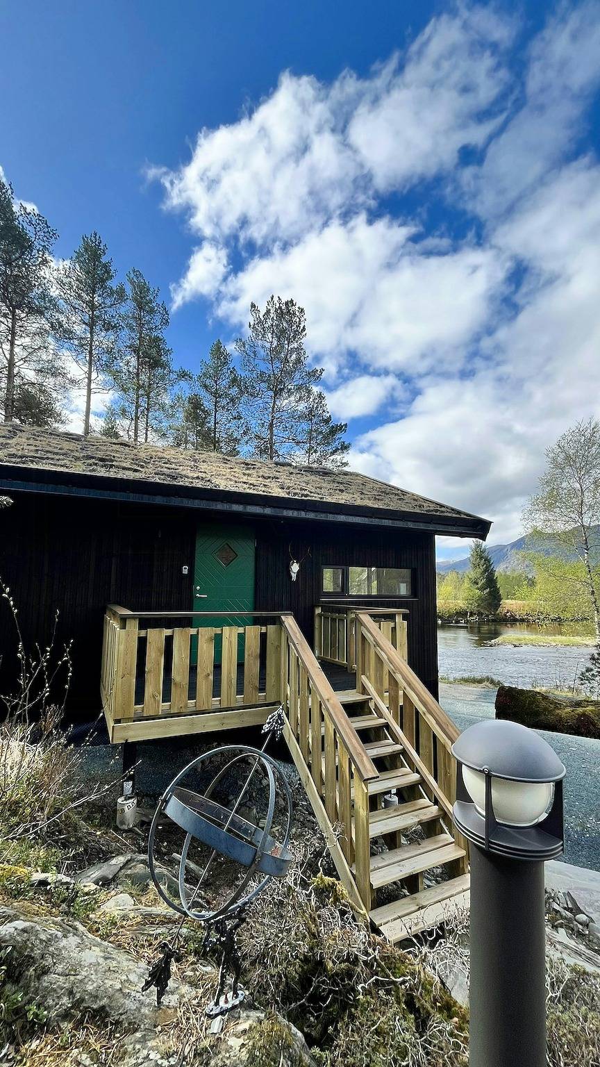 Ganze Wohnung, Moderne Hütte hoch über dem Storelva bei Eikefjord in Flora
