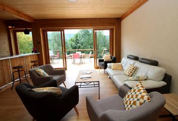 Gîte pour 10 personnes, avec piscine ainsi que terrasse et jardin dans Hautes-Alpe