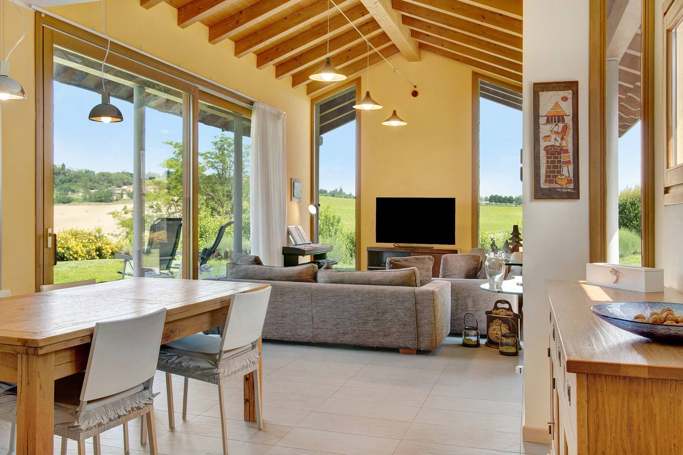 Entire apartment, Apartment 'Ecohouse Tra Le Vigne' with Mountain View, Private Garden and Wi-Fi in Moncalvo, Asti Province