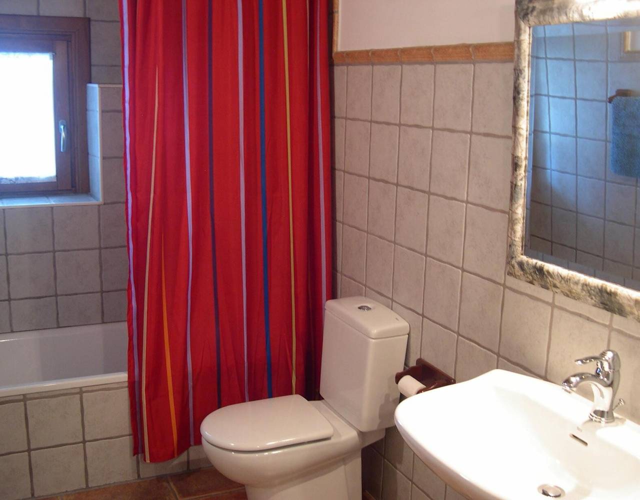 Landhuis 'Bordaberri' met uitzicht op de bergen, privétuin en Wifi, foto 9